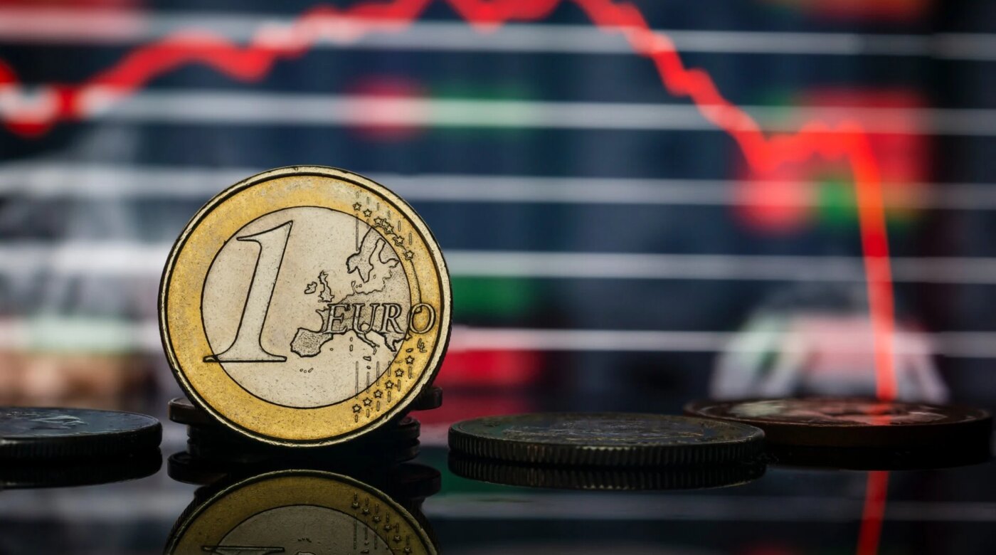 Βυθίζεται σε χαμηλά 17 μηνών με το βλέμμα σε Γαλλία, Ισπανία