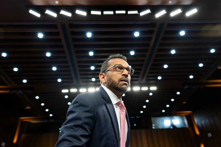 Το FBI διαψεύδει ότι το διευθυντής Κας Πατέλ μετέβη στη Ρωσία