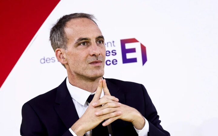 Γαλλία: Κάλεσμα Γκλυκσμάν σε Ολάντ σε «συστράτευση»