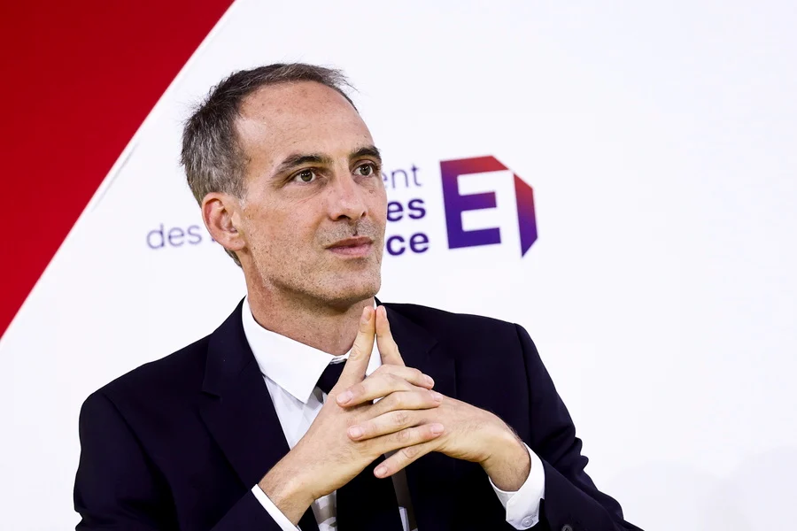 Γαλλία: Κάλεσμα Γκλυκσμάν σε Ολάντ σε «συστράτευση»