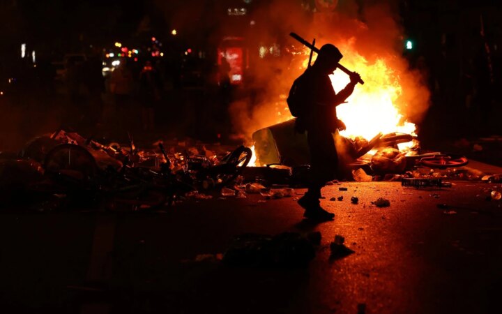 Στις 2.397 οι συλλήψεις, 997 αστυνομικοί τραυματίστηκαν, οι 7 σοβαρά