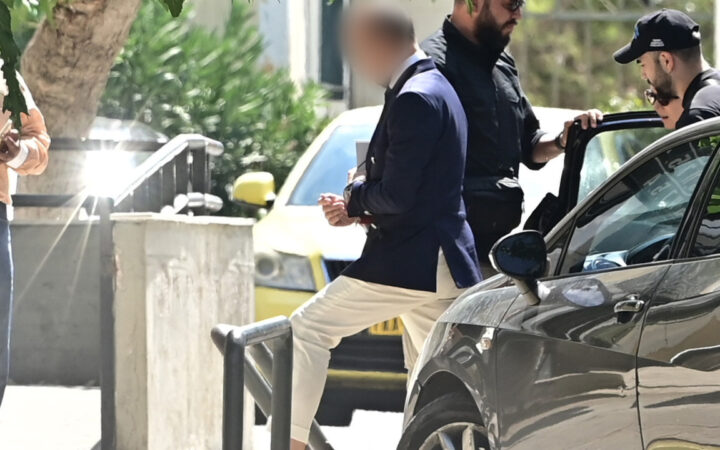 Ο γιατρός ζητά να ερευνηθεί το κινητό του για τις λέξεις «μέθη» και «Μαζωνάκης»