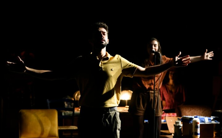 «Αν έπρεπε να ξεχωρίσετε μία ιστορία από όλη σας τη ζωή, ποια θα ήταν αυτή;»