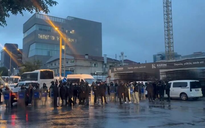 Αστυνομική επιχείρηση κατά του τηλεοπτικού σταθμού της αντιπολίτευσης Halk TV στην Τουρκία – 11 συλλήψεις και διορισμός κρατικού διαχειριστή