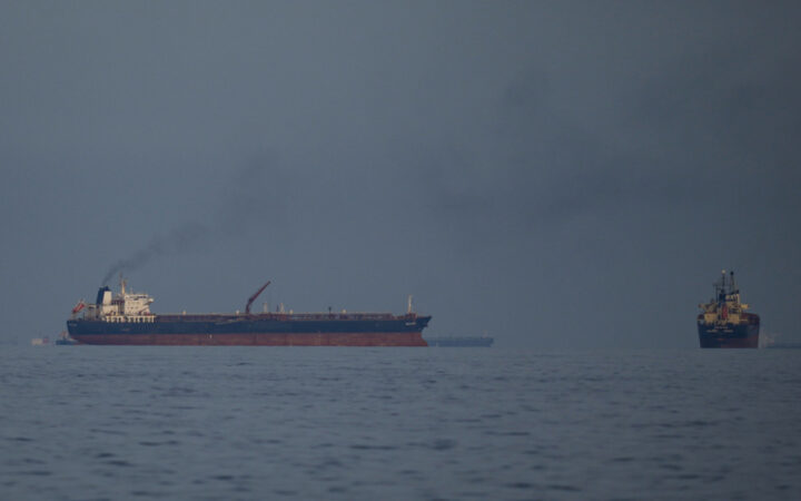 «Μαζικές εκρήξεις» στο Στενό του Ορμούζ