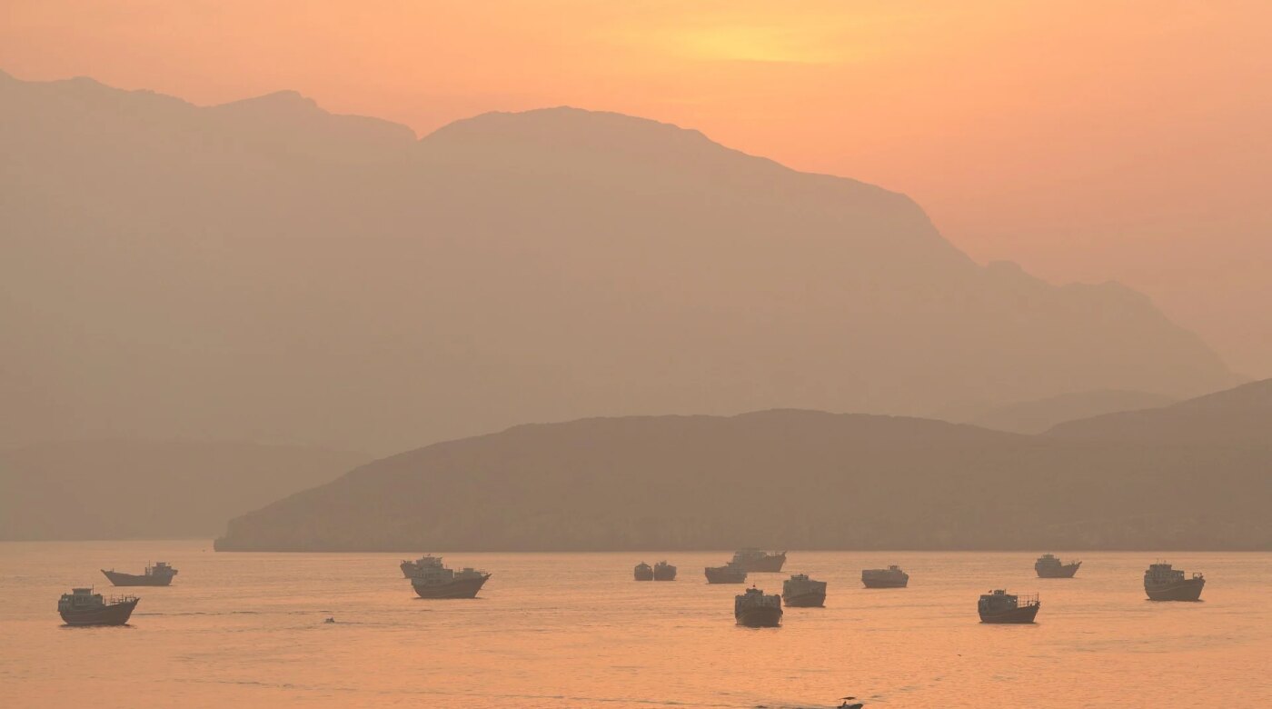 Σε κίνδυνο οι μεταφορές πετρελαίου από πλοίο σε πλοίο κοντά στο Ορμούζ, σύμφωνα με στρατιωτικό ινστιτούτο