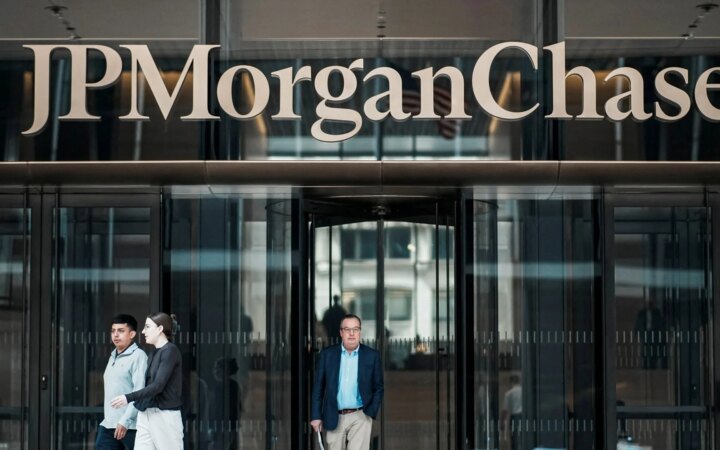 Η JPMorgan προσέλαβε τον έμπειρο διαπραγματευτή συμφωνιών Ρομπ Σουίνι