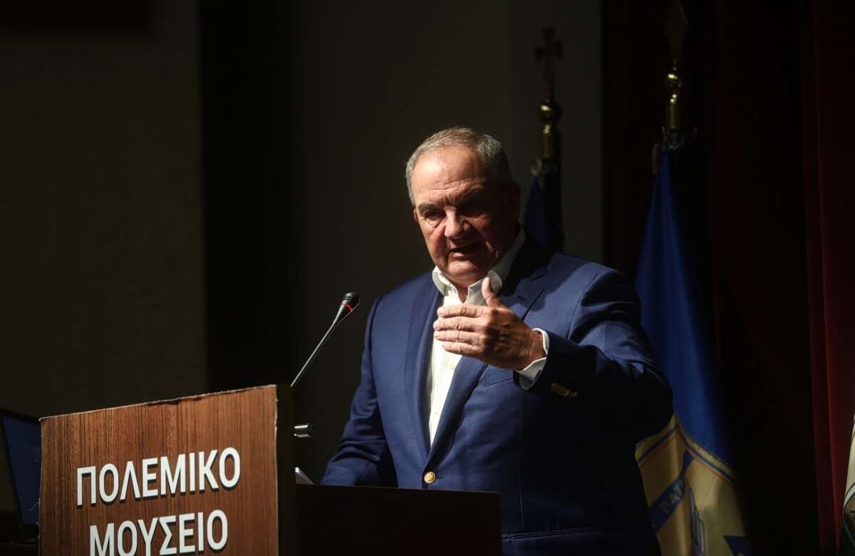 Τι θα πει ο Καραμανλής στο Πολεμικό Μουσείο
