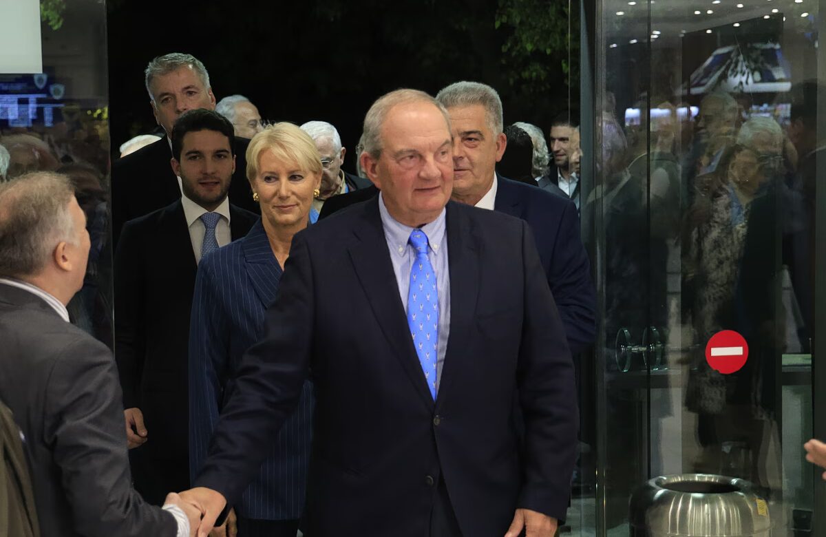 Πολεμικό Μουσείο: Άστραψε και βρόντηξε ο Καραμανλής για τουρκολυβικό, ελληνοτουρκικά και την όξυνση των ανισοτήτων