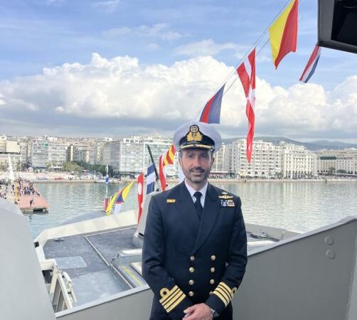 Η υπεροχή στον πόλεμο ανάγεται στο πλεονέκτημα του έγκαιρου εντοπισμού και του δραστικού πλήγματος, λέει ο κυβερνήτης της φρεγάτας «Κίμων»