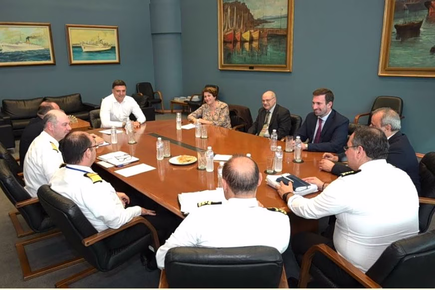 Κικίλιας: Ξεκίνησε ο διάλογος για την αποσυμφόρηση του λιμανιού της Ραφήνας