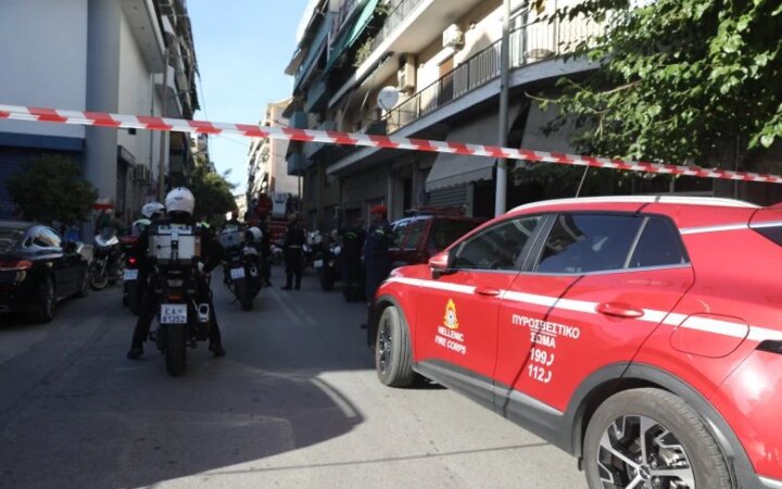 Έκρηξη σε διαμέρισμα μετά από τηλεφώνημα – Τέσσερις τραυματίες, οι δύο αστυνομικοί – News.gr