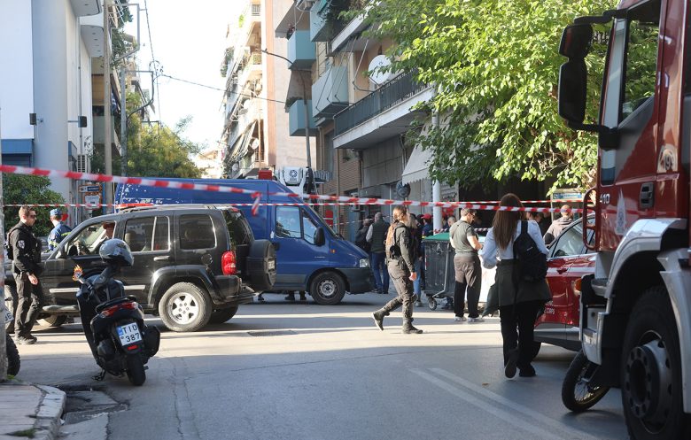 «Δεν είναι τρομοκρατία και σύντομα θα υπάρξουν απαντήσεις» – Ψάχνουν την διαδρομή του ανθρώπου που άφησε την σακούλα – News.gr