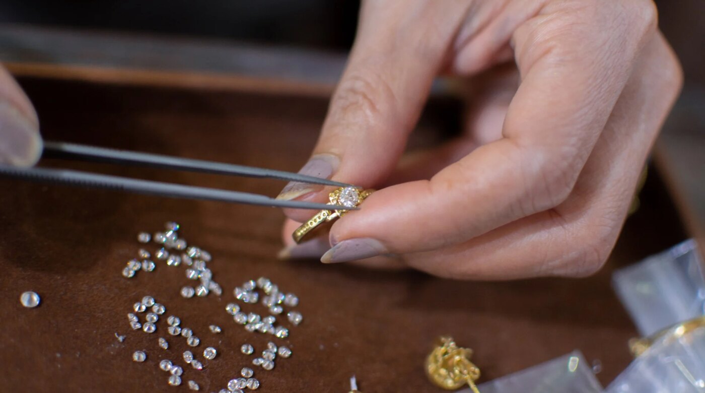 Greek jewellery sales set to fall at least 15% in 2026