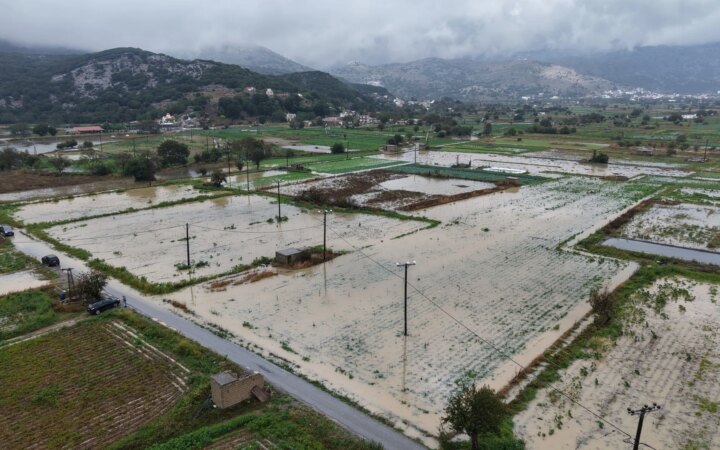 Κλιμάκιο του ΠΑΣΟΚ στον Μυλοπόταμο για τις ζημιές από τις πλημμύρες