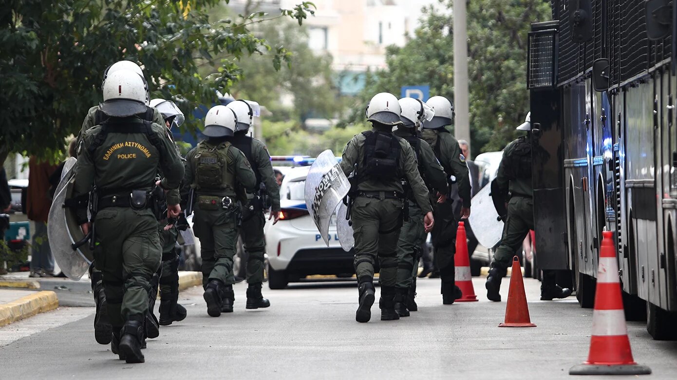 Επέστρεψε στη φυλακή ο τρίτος κατηγορούμενος μετά τη συμπληρωματική απολογία του – News.gr