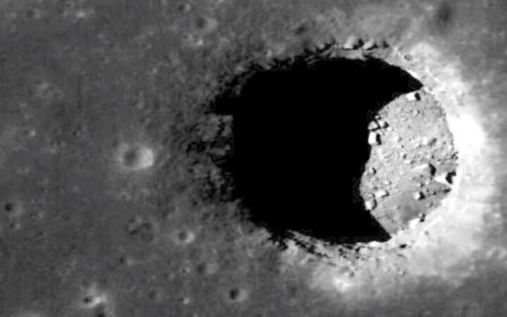 NASA: Αποστολή στη Σελήνη για να βρει αν υπάρχει τεράστιο σπήλαιο κάτω από την επιφάνειά της
