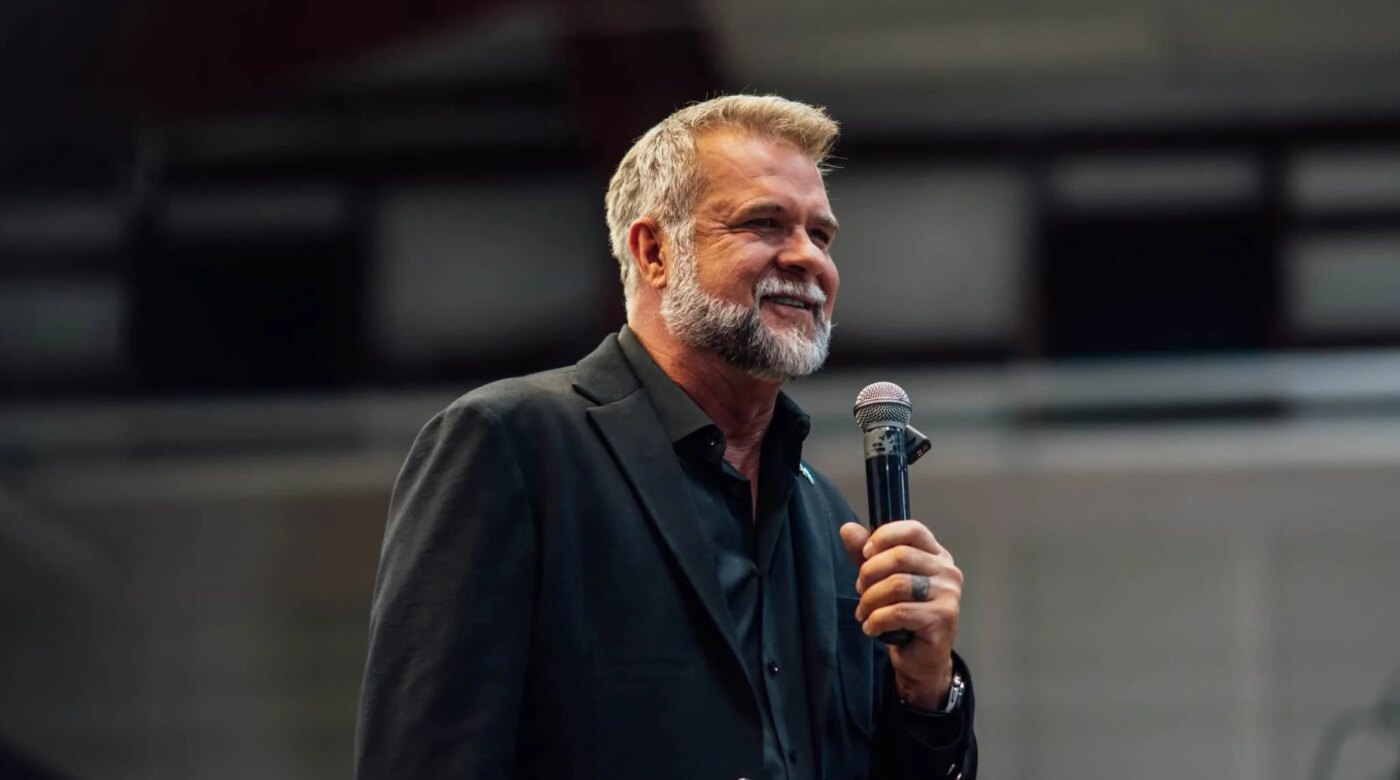 Σκότωσε άνθρωπο στα 7 και πραγματοποιεί εξορκισμούς, ακόμη και μέσω τηλεφώνου