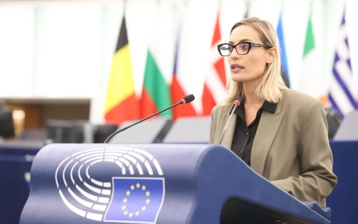 Κατέθεσε τροπολογίες για την προστασία των δημιουργών από τις προκλήσεις της Τεχνητής Νοημοσύνης
