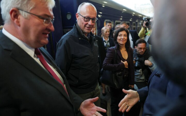 Με πακέτο 1,35 δισ. ευρώ, όπλα και μεγάλο deal για drones στην Ουκρανία