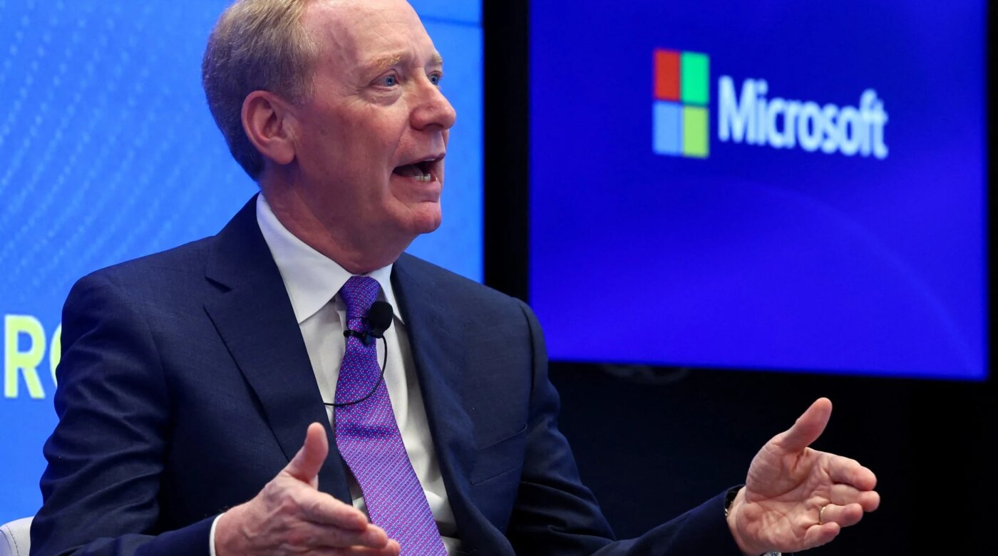 Ο πρόεδρος της Microsoft απευθύνει έκκληση να συσταθούν «πραγματικοί και αποτελεσματικοί» κανόνες ασφαλείας