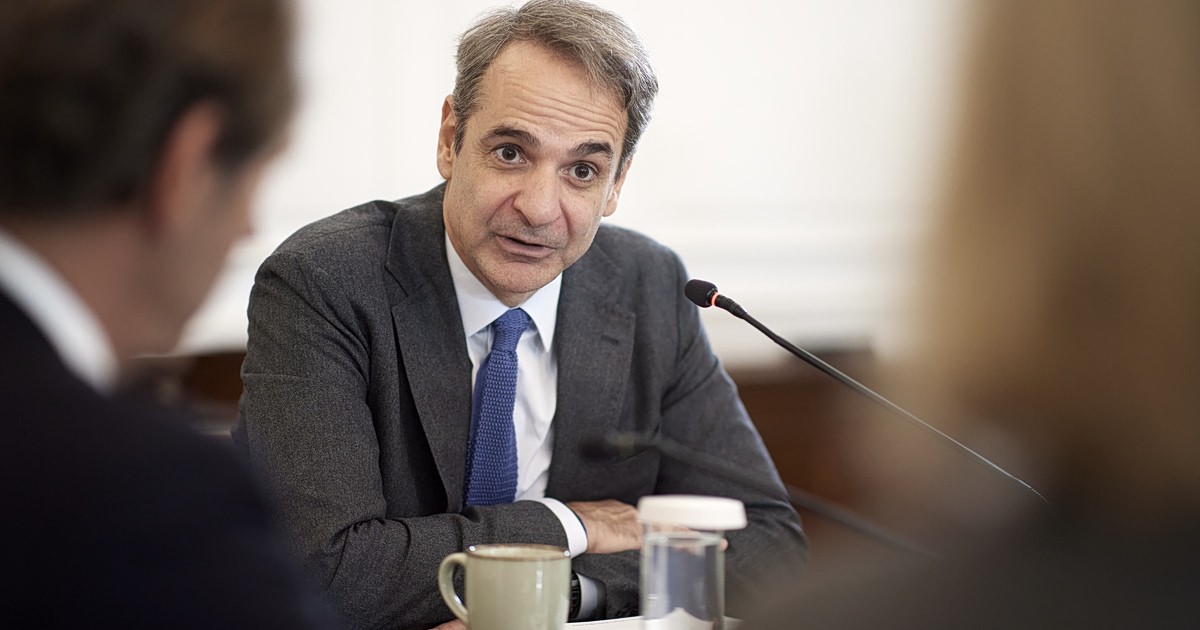 Η «σταθερότητα» και η «αλλαγή» - Γιατί ο Μητσοτάκης προσπαθεί να ρετουσάρει το προεκλογικό αφήγημα