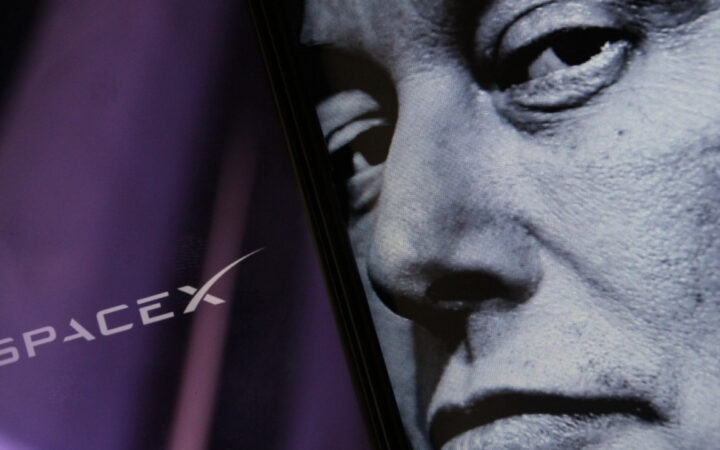 Μασκ: Προωθεί συγχώνευση Tesla - SpaceX για τη δημιουργία κολοσσού