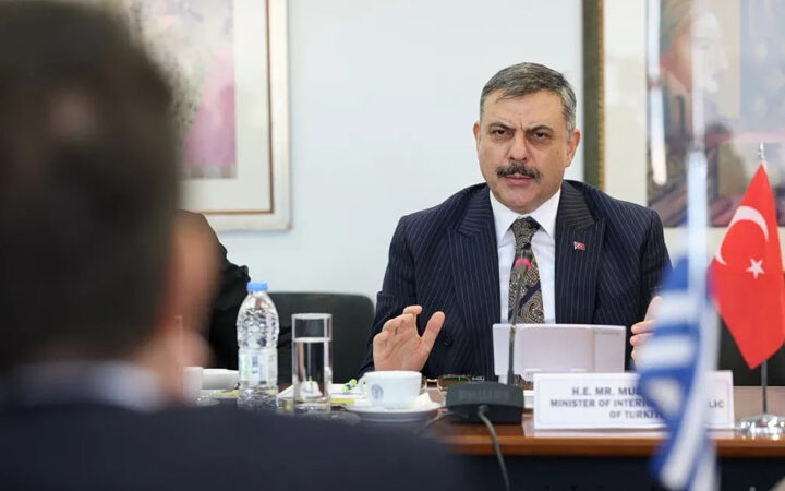 «Η Ελλάδα δεν πρέπει να γίνει καταφύγιο εγκληματιών» διαμήνυσε ο Τούρκος υπουργός Εσωτερικών στον Μιχάλη Χρυσοχοΐδη