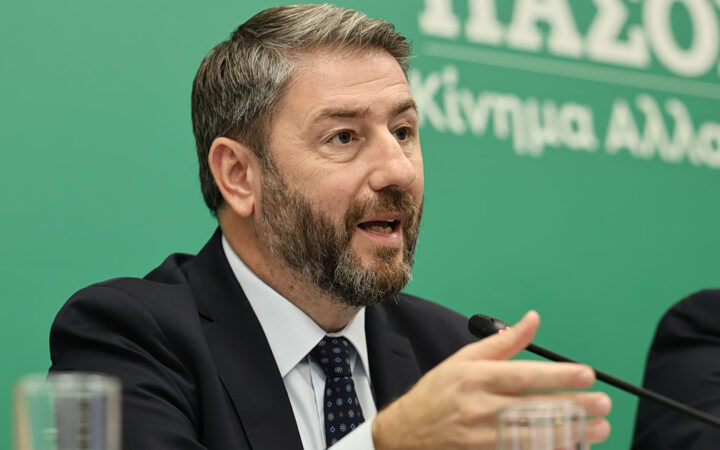 Νίκος Ανδρουλάκης: Ευθείες βολές για «πιστόλια και νεροπίστολα»