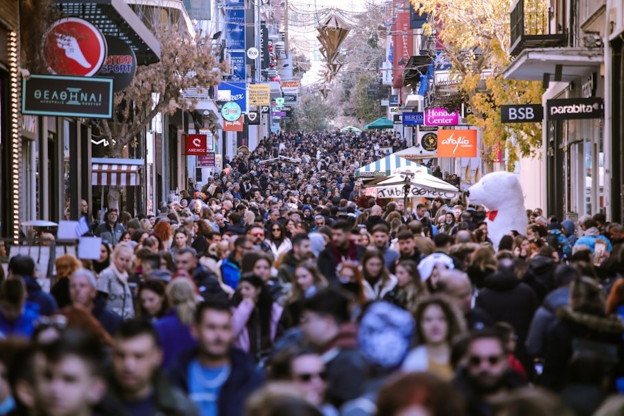 Βελτίωση οικονομικού κλίματος στην Ελλάδα βλέπει το ΙΟΒΕ