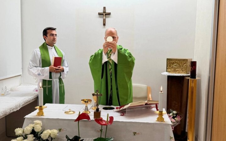 Πάπας Λέων: Τέλεσε λειτουργία στο νοσοκομείο