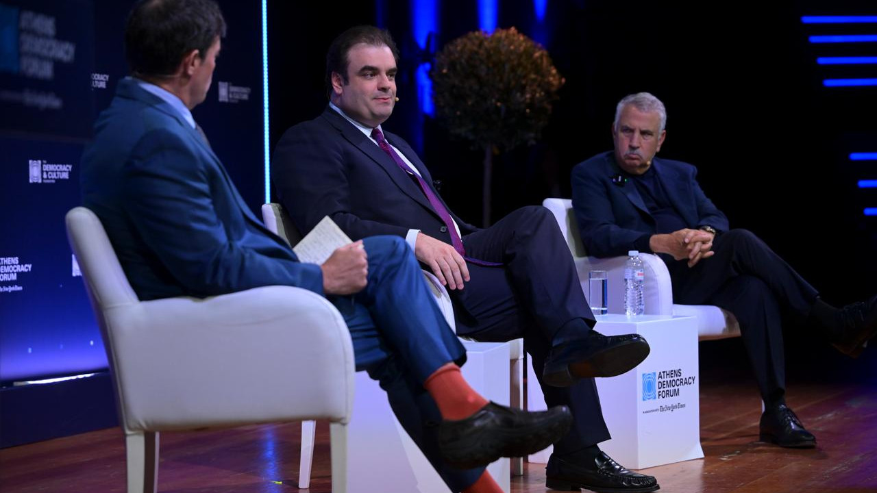 Πιερρακάκης: Καμία χώρα στον κόσμο δεν μπορεί να ρυθμίσει μόνη της την ΑΙ