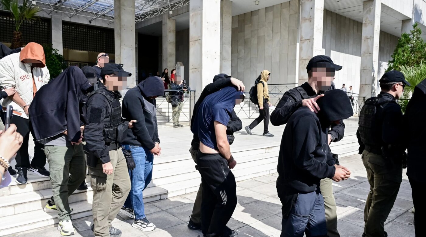 Οι συνομιλίες για τα «κεράσματα», οι αποδείξεις και οι «αποκλειστικά προφορικές» οδηγίες