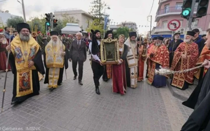 Η ιστορική συνάντηση του Πόντου και της Κρήτης στο Ρέθυμνο – Συγκίνηση στην πρώτη υποδοχή της ιερής εικόνας