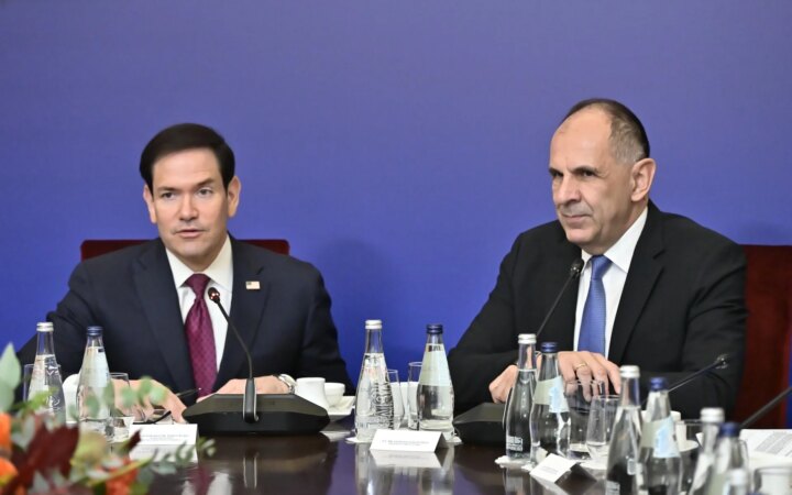 Live: Οι κοινές δηλώσεις Γεραπετρίτη