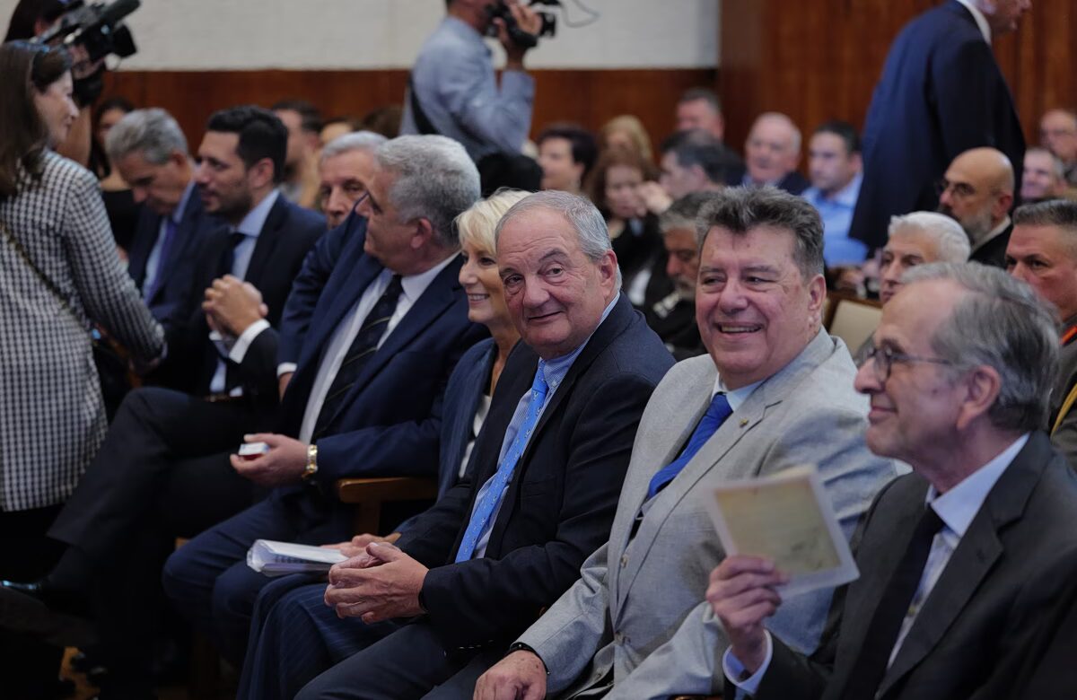 Στο Πολεμικό Μουσείο ο Σαμαράς για την ομιλία Καραμανλή
