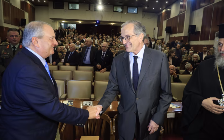 Αιχμηρή δήλωση Σαμαρά μετά την ομιλία Καραμανλή - Διπλό «χτύπημα» σε ένα 24ωρο
