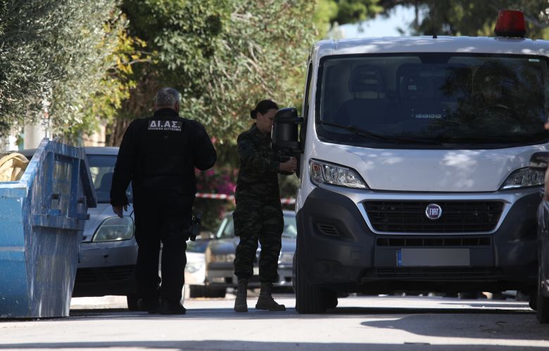 Διακοπή κυκλοφορίας στον Πειραιά λόγω ύποπτης βαλίτσας – News.gr