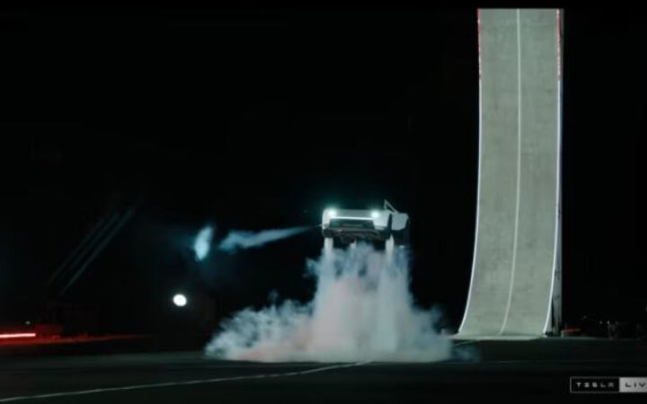 Tesla Roadster: Το ηλεκτρικό supercar που πετάει και πιάνει τα 97 χλμ/ώρα σε λιγότερο από 1 δευτερόλεπτο