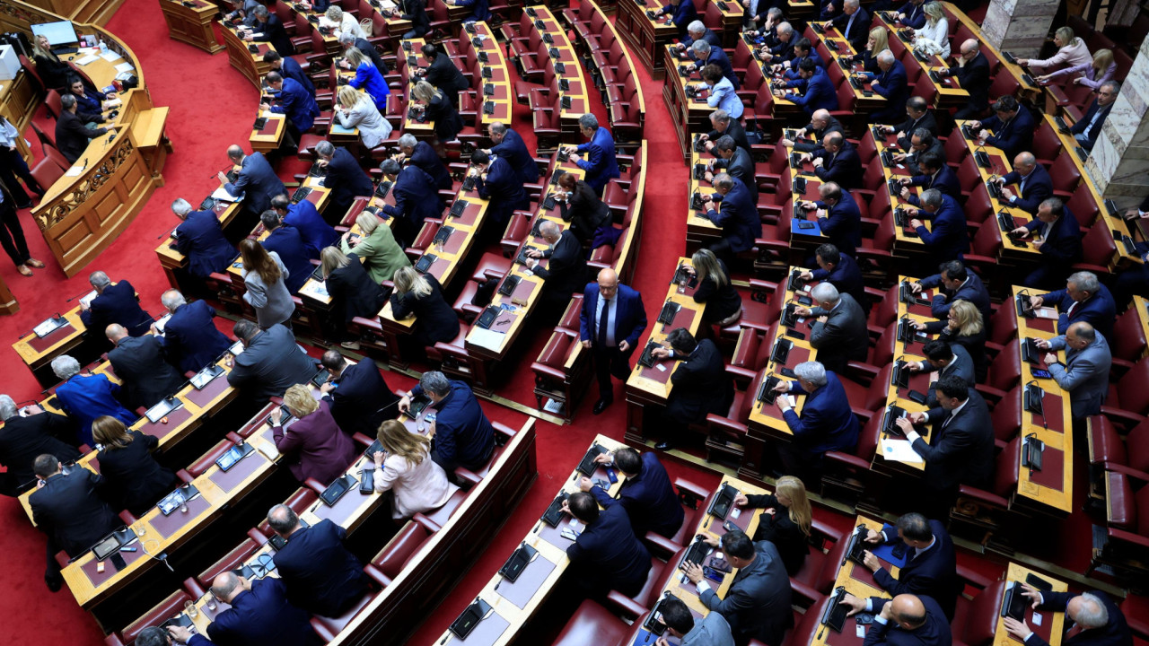 Βουλή: Δεν υπάρχει απόφαση για αύξηση επιδόματος ενοικίου και αποζημιώσεων βουλευτών
