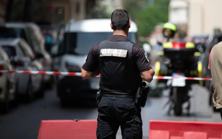 Διακοπή κυκλοφορίας σε Αχαρνών και Φερών για έλεγχο ύποπτου αντικειμένου